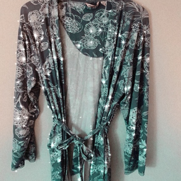 Sleep Wear & Robes - Picture 8 of 8